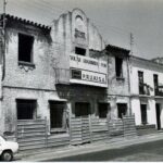 Avenida de Fátima con la escuela del Ave María cerrada